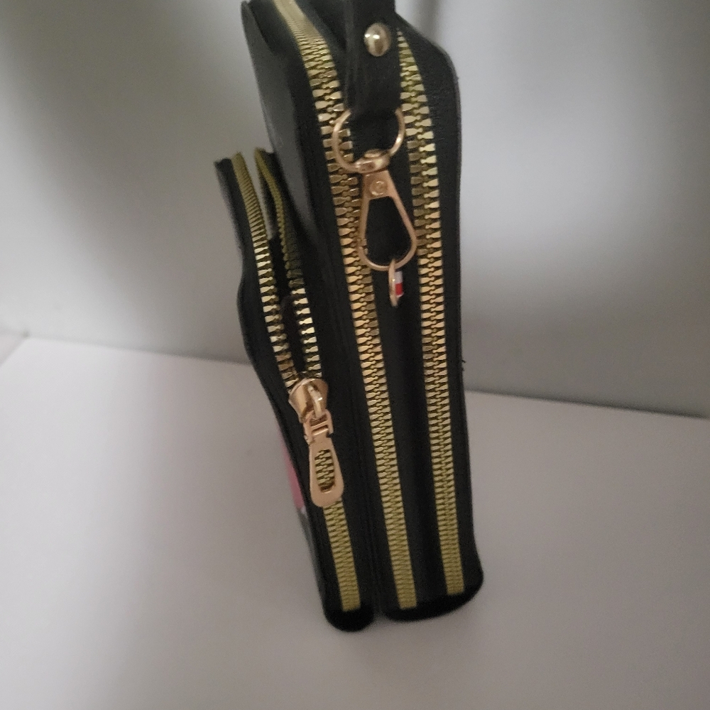 Aurora princess fashion purse with adjustable strap nwot. - Picture 5 of 9